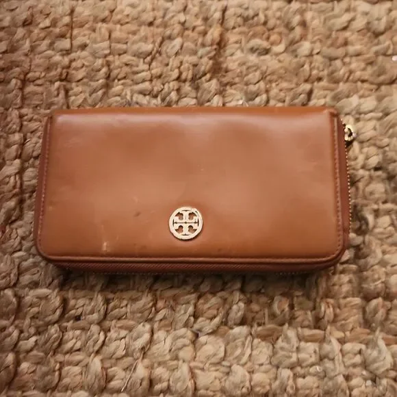 Tori Burch Wallet - Picture 1 of 6